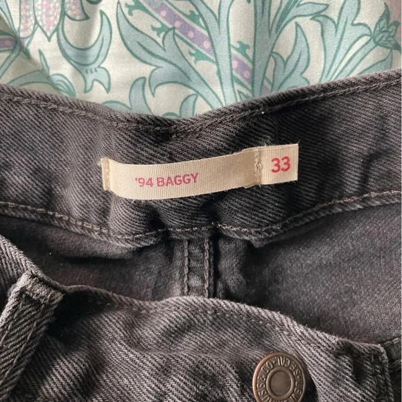 Levi's Women's Black 94 Baggy Straight Leg Jeans - Picture 2 of 8